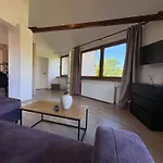 Stylish & Sunny - Near Concert Hall - No 21 Apartment